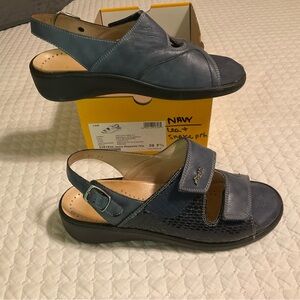 Elegant Navy Women's Sandals